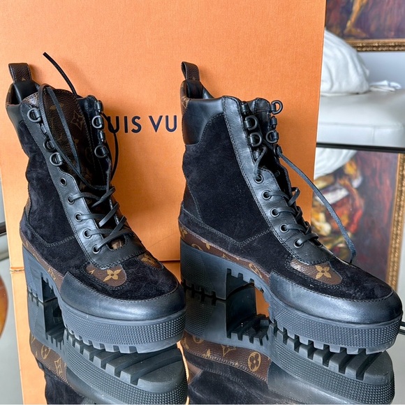 Louis Vuitton army boots in pristine condition black suede and canvas . - Picture 1 of 12